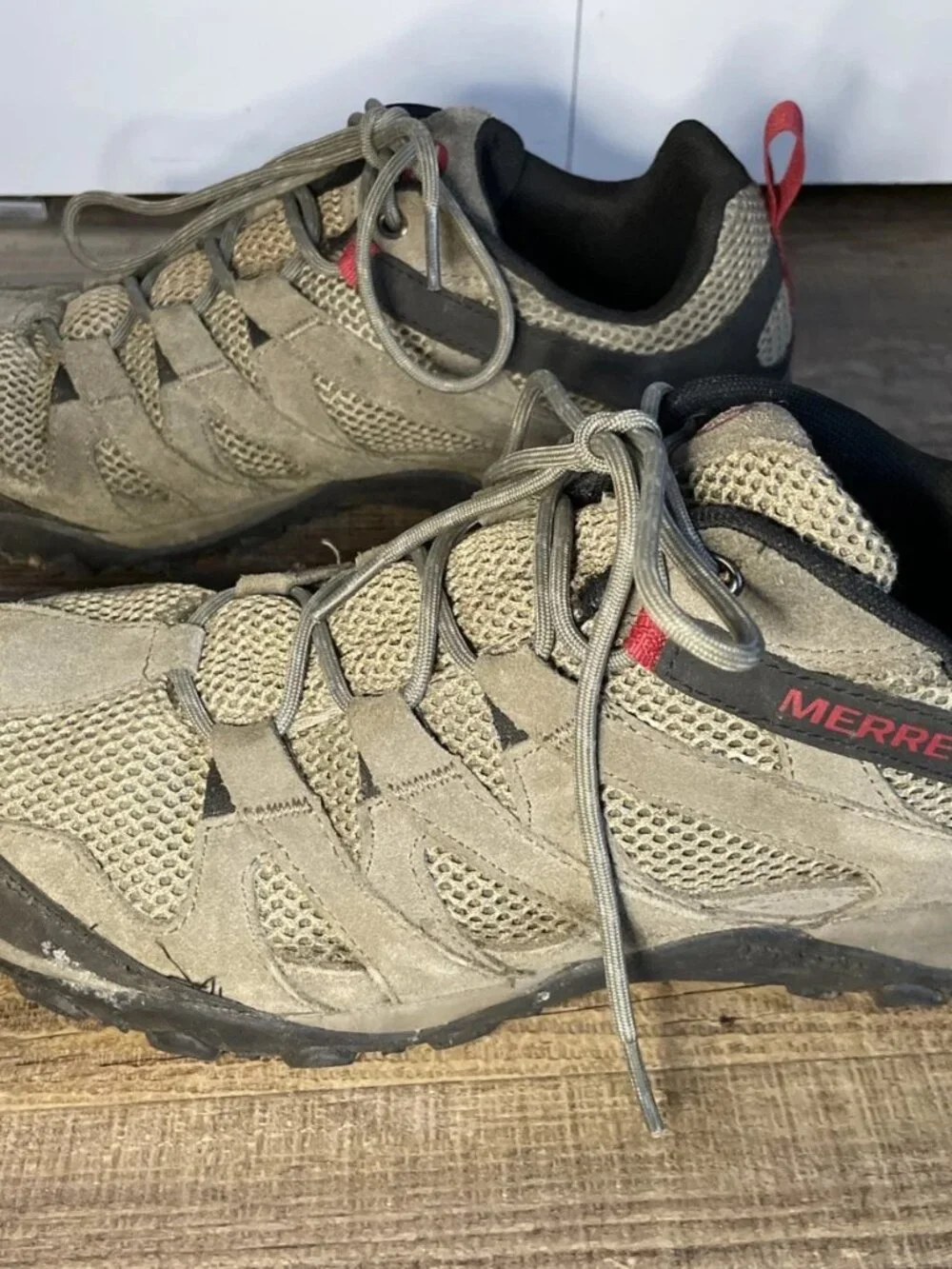 Merrell Alverstone Men’s Hiking Shoes Sneakers Size 11.5 Beige J033035
